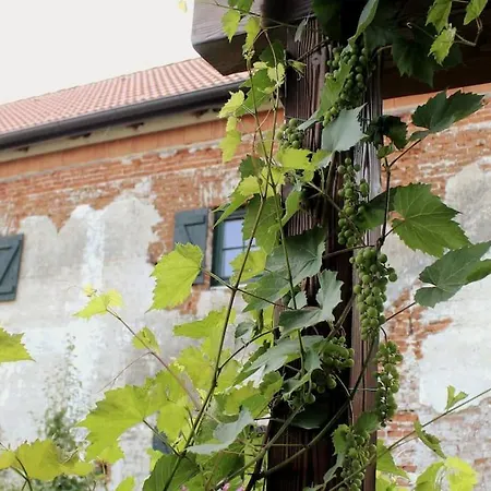 Апартаменты Originalne Byvanie V Starej Sypke Z Roku 1828. Bretejovce