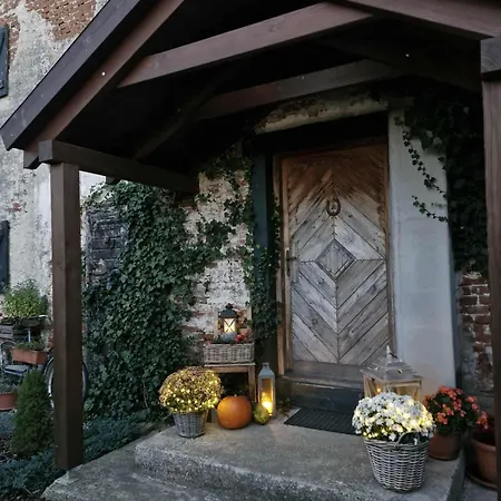 Originalne Byvanie V Starej Sypke Z Roku 1828. Bretejovce