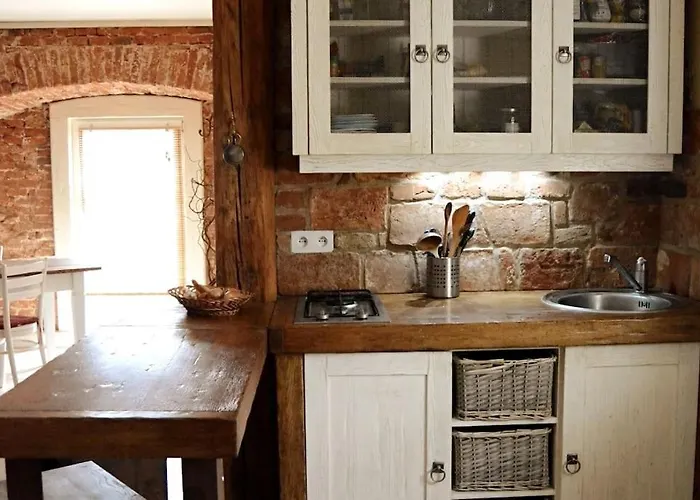 Originálne Bývanie V Starej Sýpke Z Roku 1828.